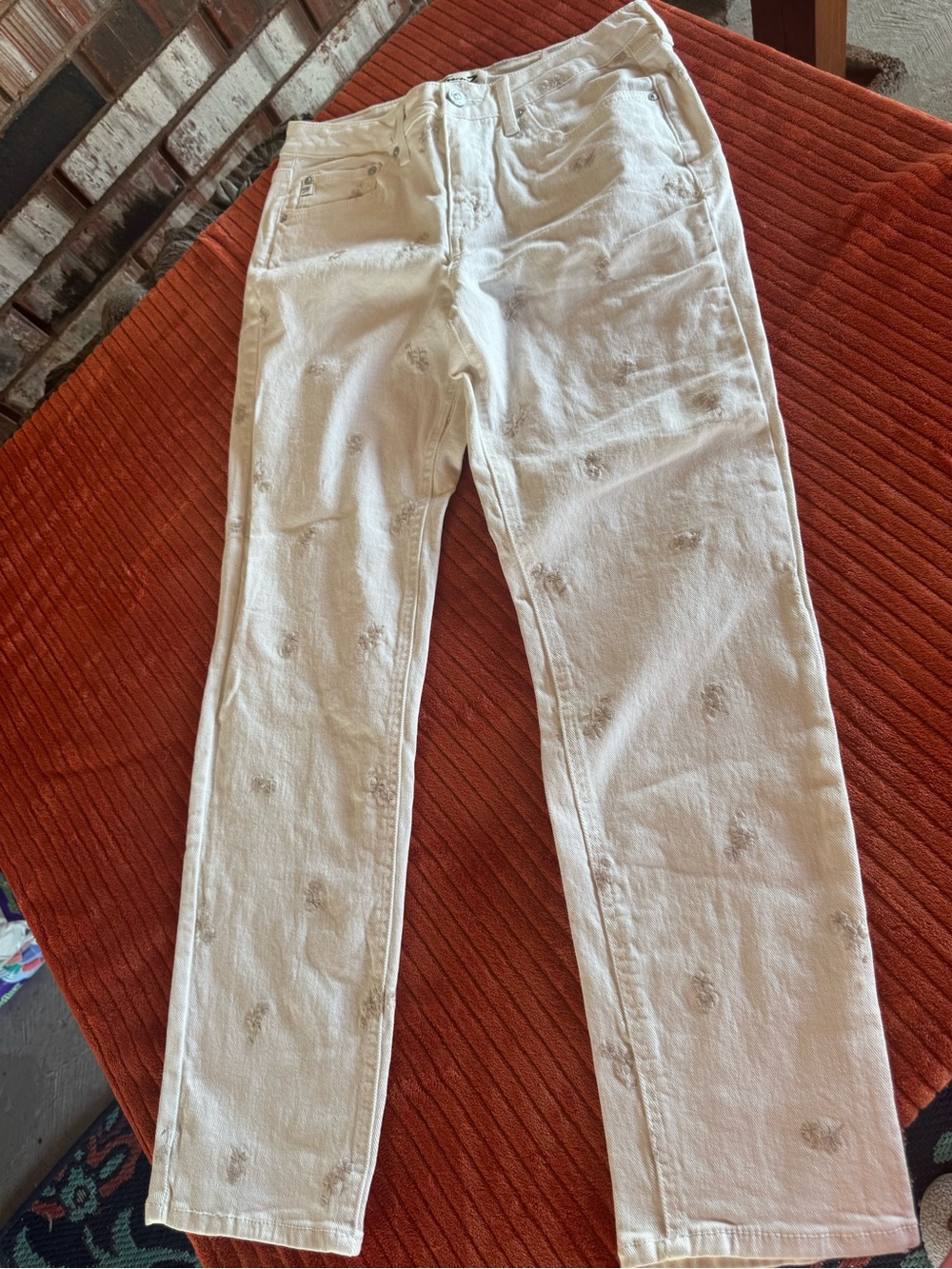 Seven7 White Embroidered Floral Straight Leg Jeans Size 4 NWOT